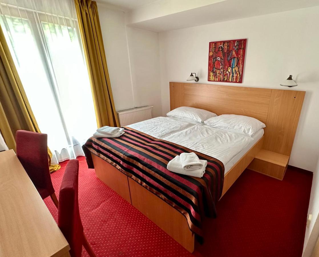 Hotel & Penzion Grand Matej Banska Stiavnica Exterior photo