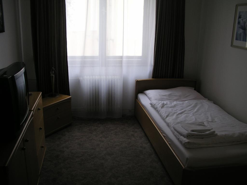 Hotel & Penzion Grand Matej Banska Stiavnica Room photo