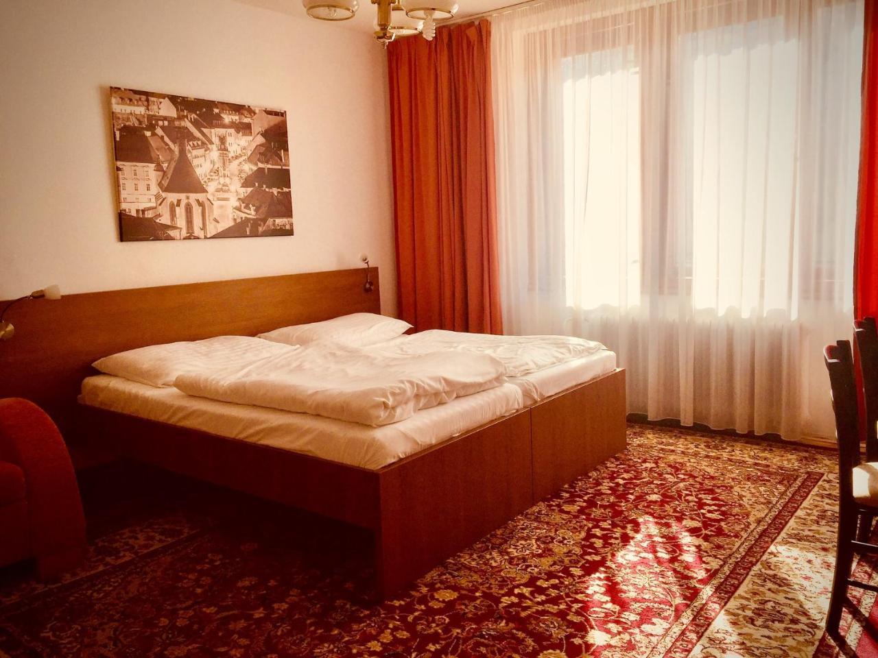 Hotel & Penzion Grand Matej Banska Stiavnica Exterior photo
